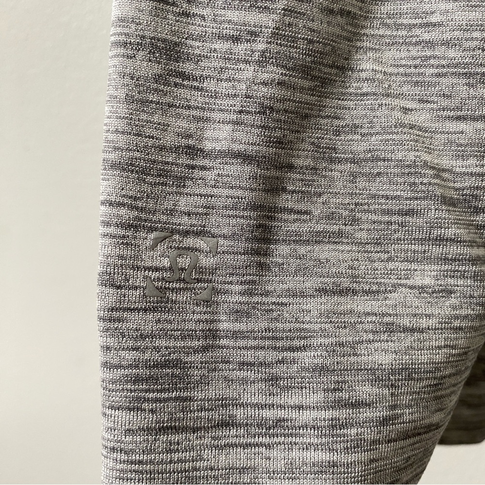 LULULEMON Men's Metal Vent Tech Short Sleeve Henley Slate White XL - Picture 8 of 11